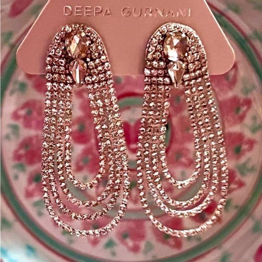 🌺🎉HP🎉🌺 NWT Deepa Gurnani Beaded Silver Crystal Chandeliers - Picture 5 of 14
